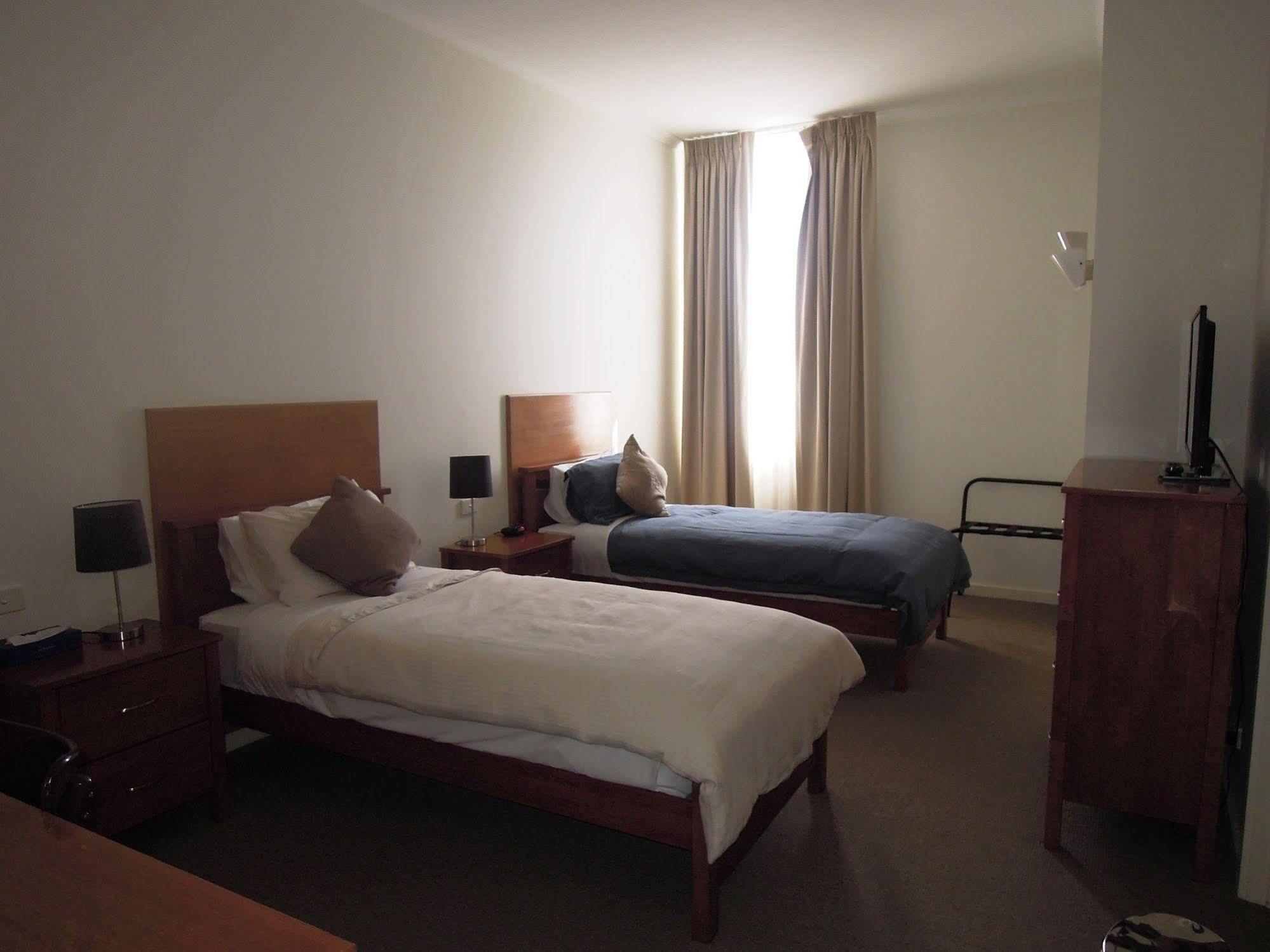 Plough Hotel Melbourne Buitenkant foto