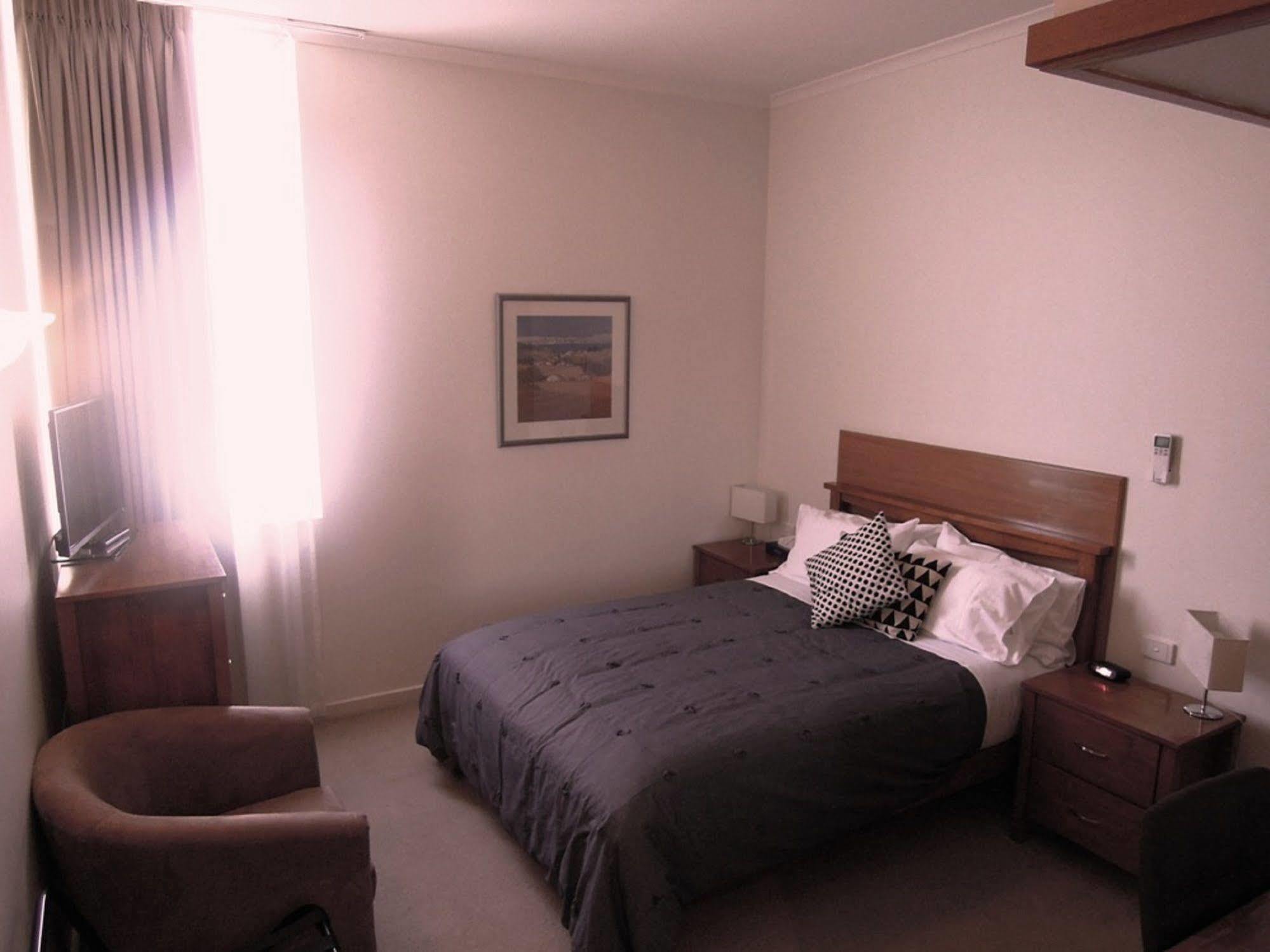 Plough Hotel Melbourne Buitenkant foto