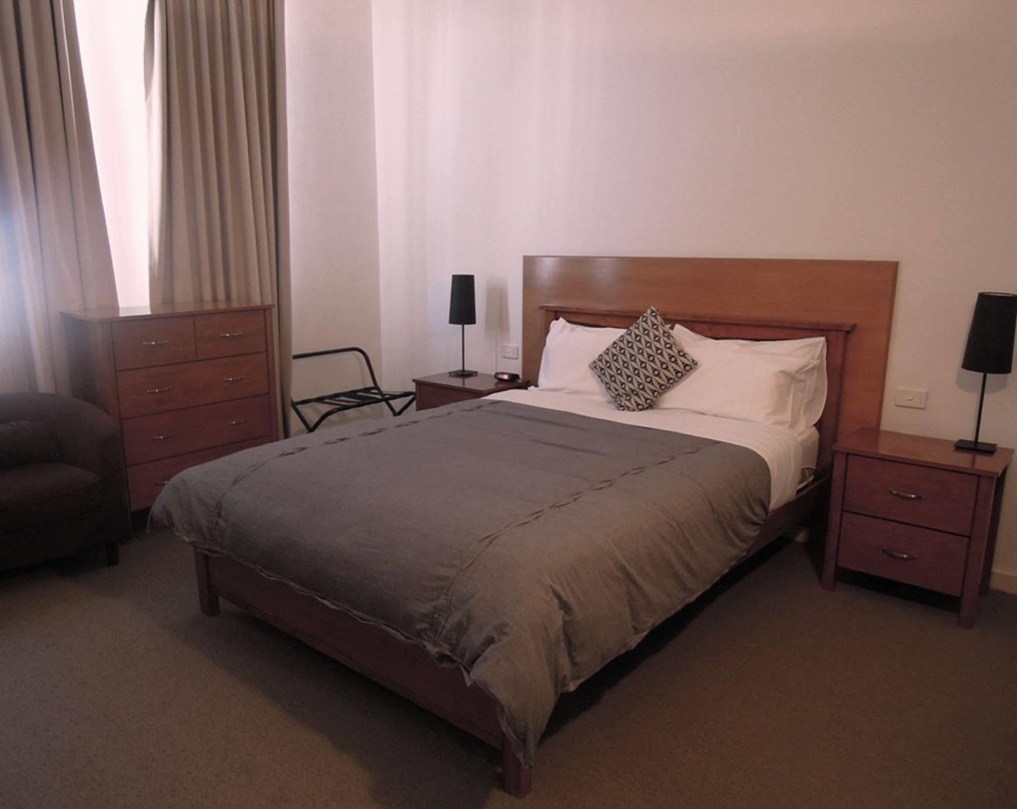 Plough Hotel Melbourne Buitenkant foto