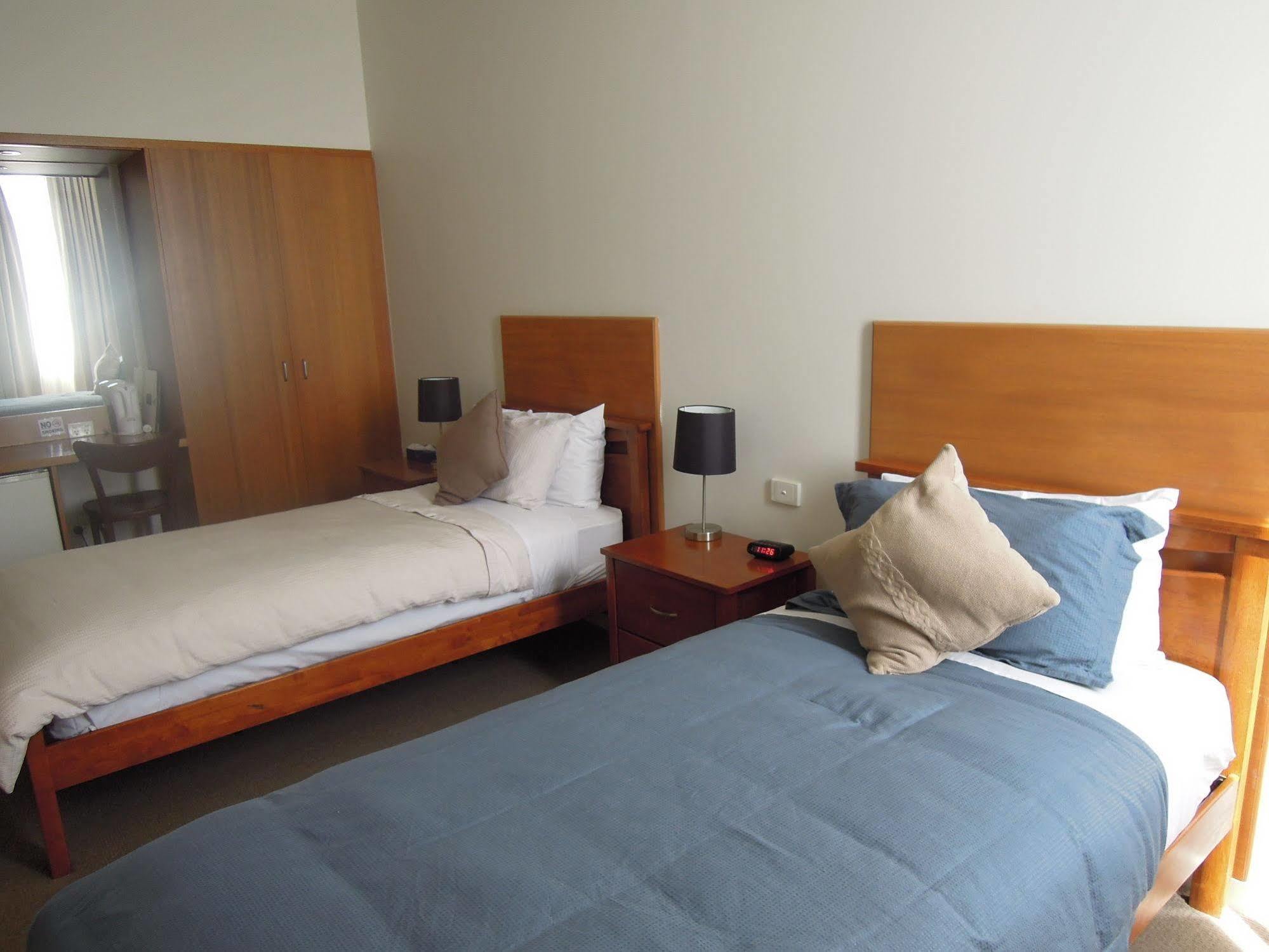 Plough Hotel Melbourne Buitenkant foto