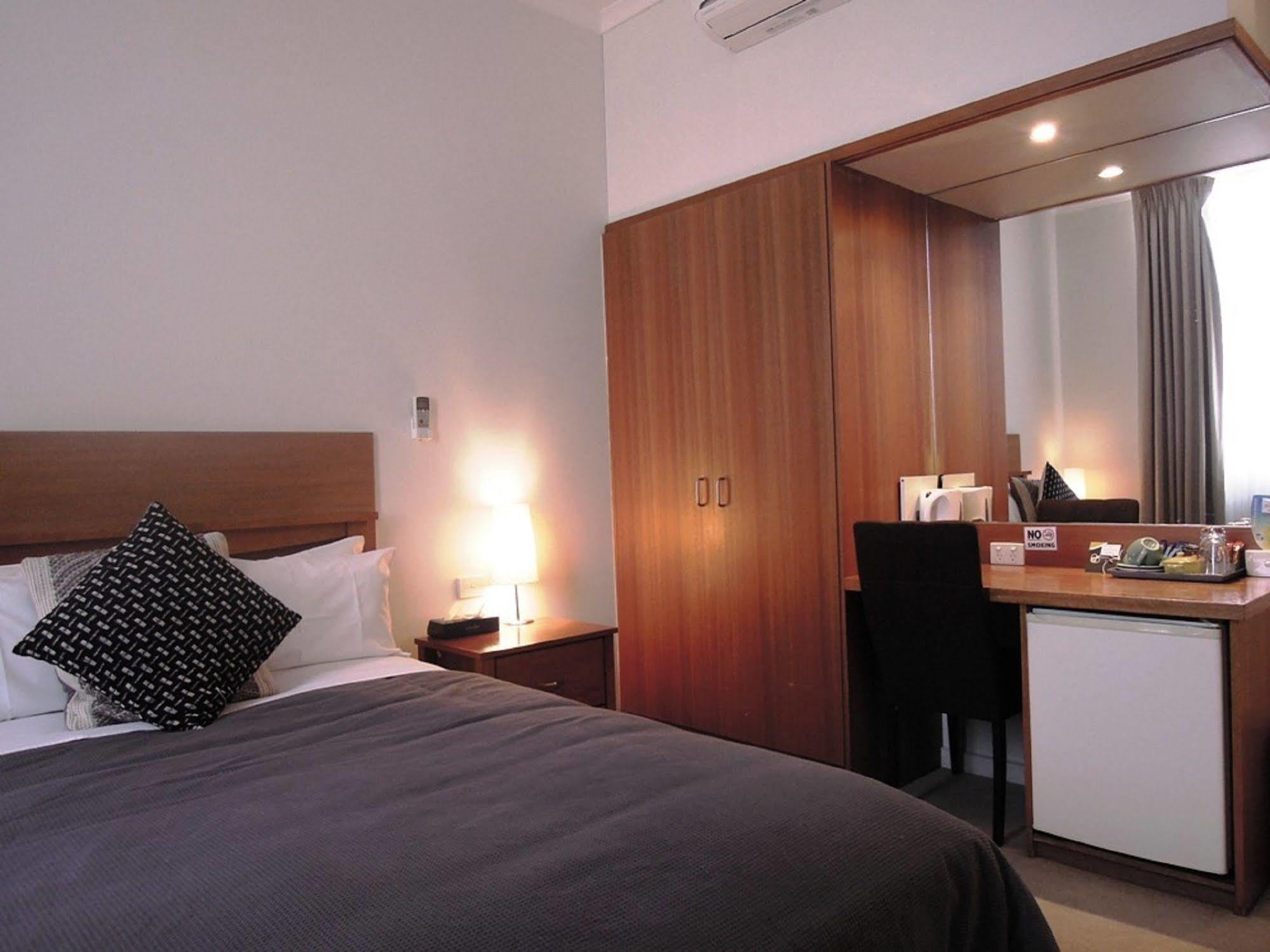 Plough Hotel Melbourne Buitenkant foto