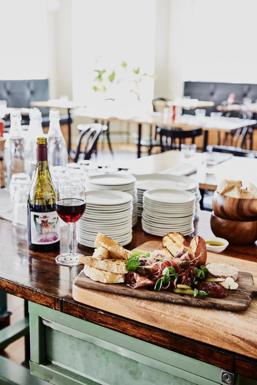 Plough Hotel Melbourne Buitenkant foto